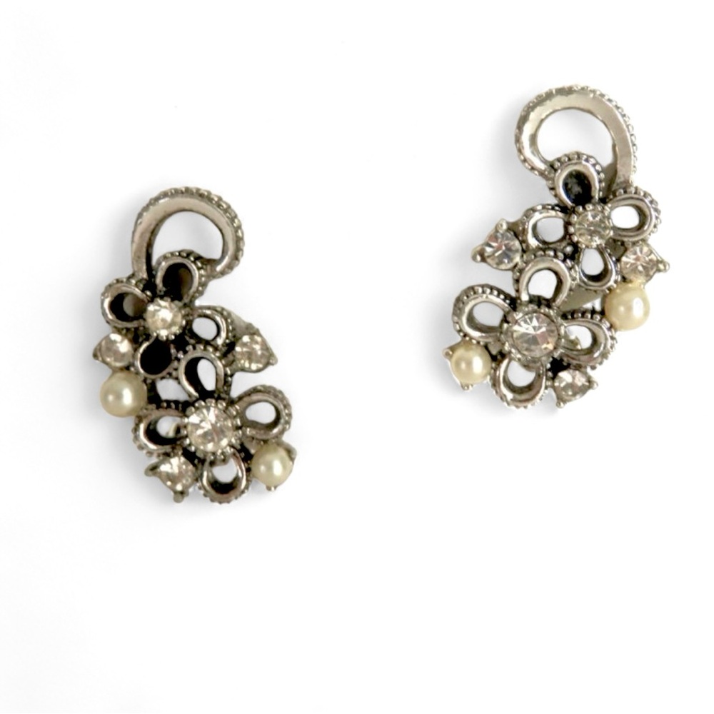 Vintage LISNER Silver Tone Rhinestone & Faux Pearl CLIP-ON Flower Earrings